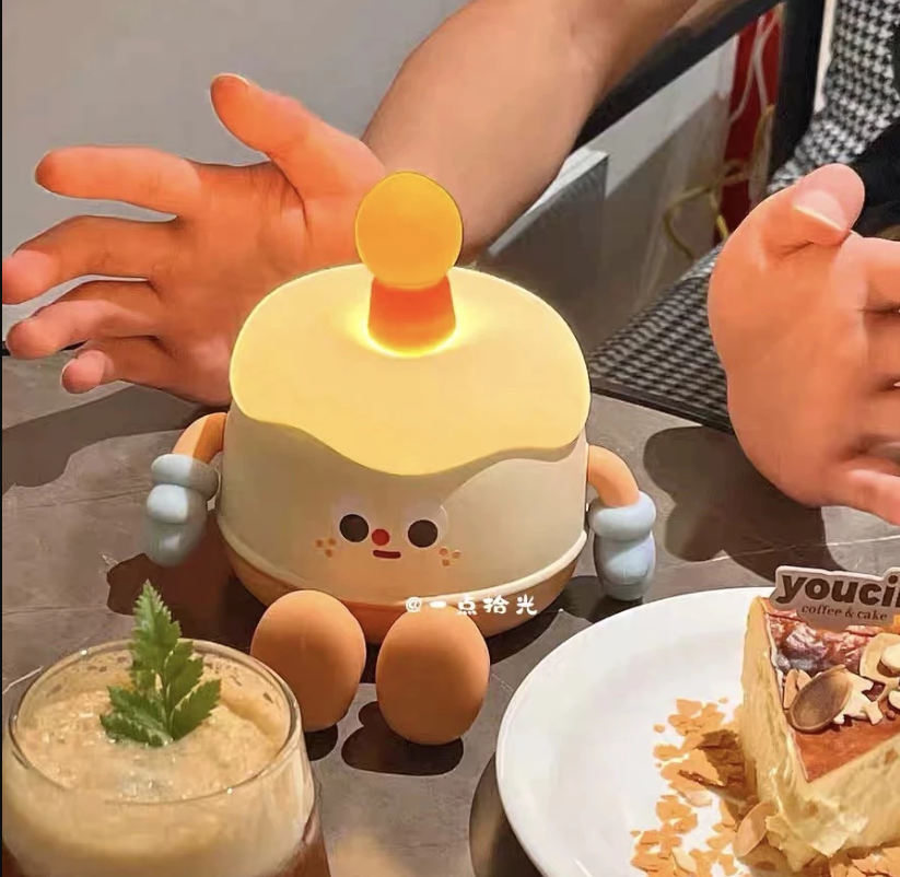 🎂 Đèn Ngủ Bánh Sinh Nhật Cute - Ánh Sáng Ấm Áp Cho Giấc Ngủ Ngon - Image 5